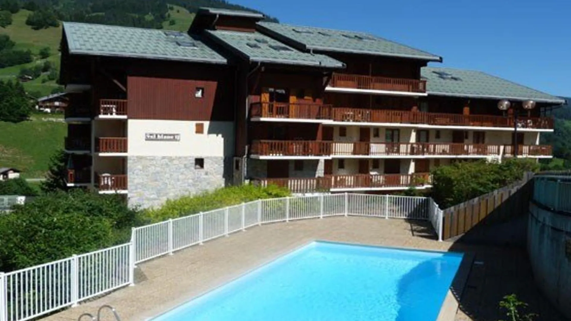Appartement Familial A Areches-Beaufort - 6 Pers, 3 Chambres, Terrasse, Piscine, Proche Ski Et Village - Fr-1-342-166